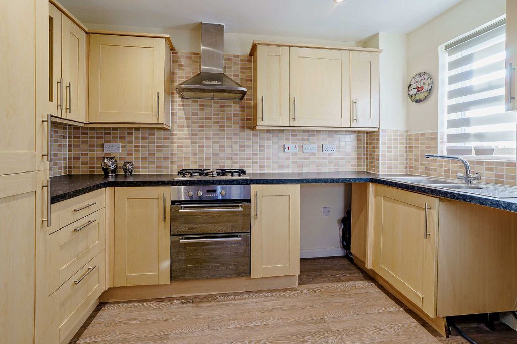 Additional image 9 of 2 bed flat to rentRoman Way, Caerleon NP18