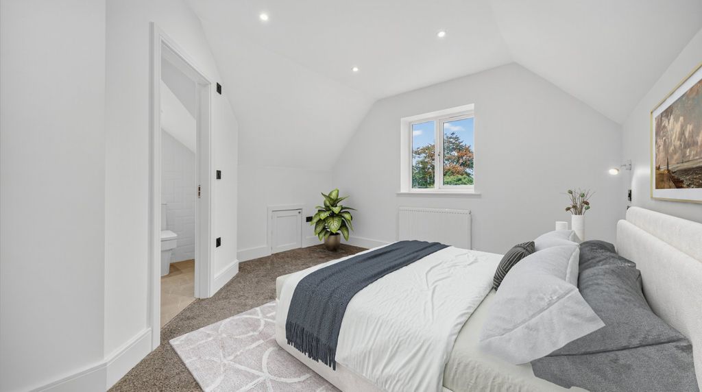 Additional image 12 of 5 bed detached house to rentLeeds Road, Bramhope, Leeds, West Yorkshire LS16