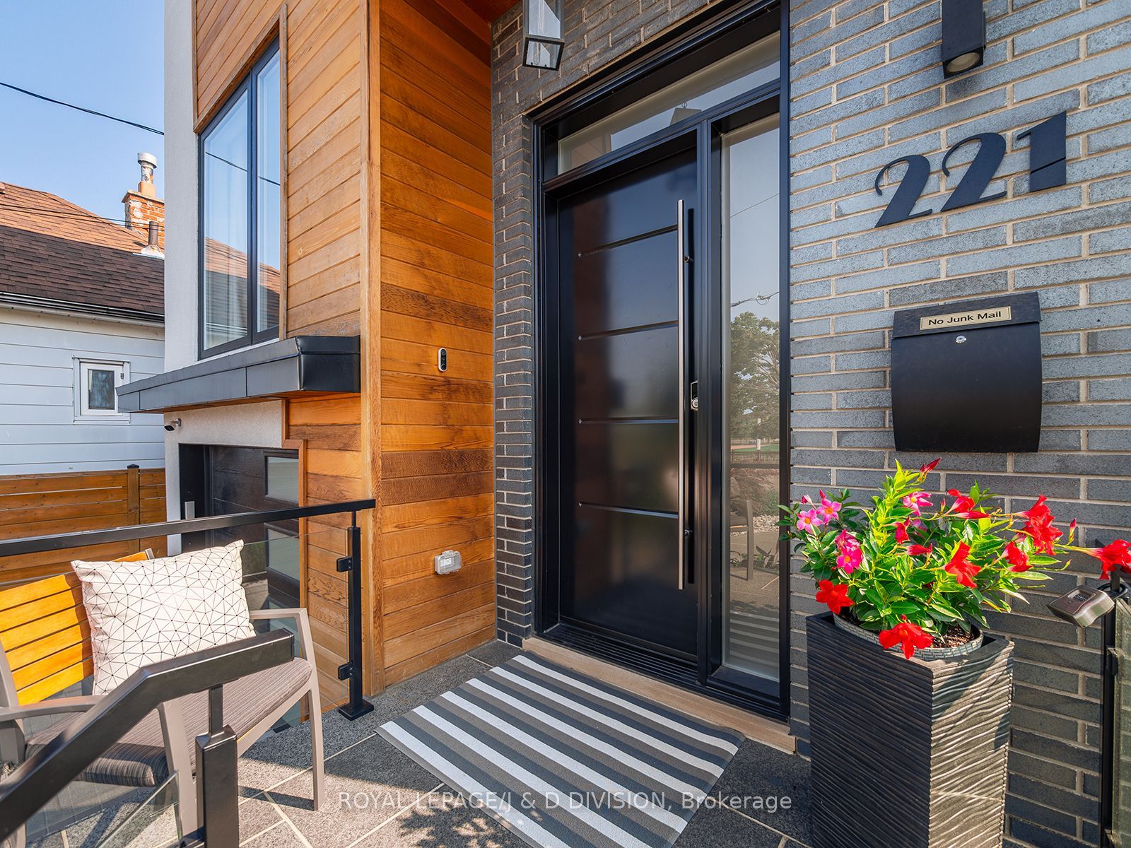 Additional image 2 of 221 Virginia Avenue, Toronto, ON, M4C 2T6