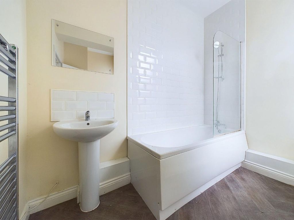 Additional image 3 of 2 bed flat to rentMarket Place, Wirksworth DE4