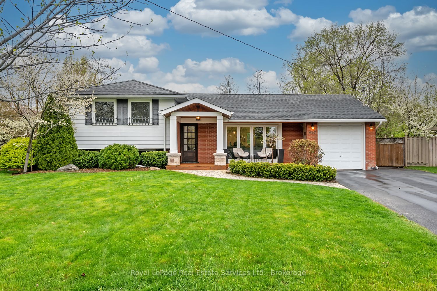 457 Sandlewood Drive, Oakville, ON, L6L 3S3