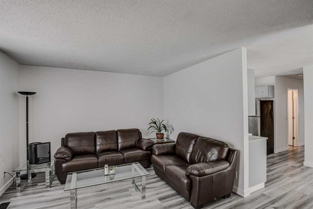 184 Erin Croft Crescent SE, Calgary, AB, T2B 2V1 photo 4