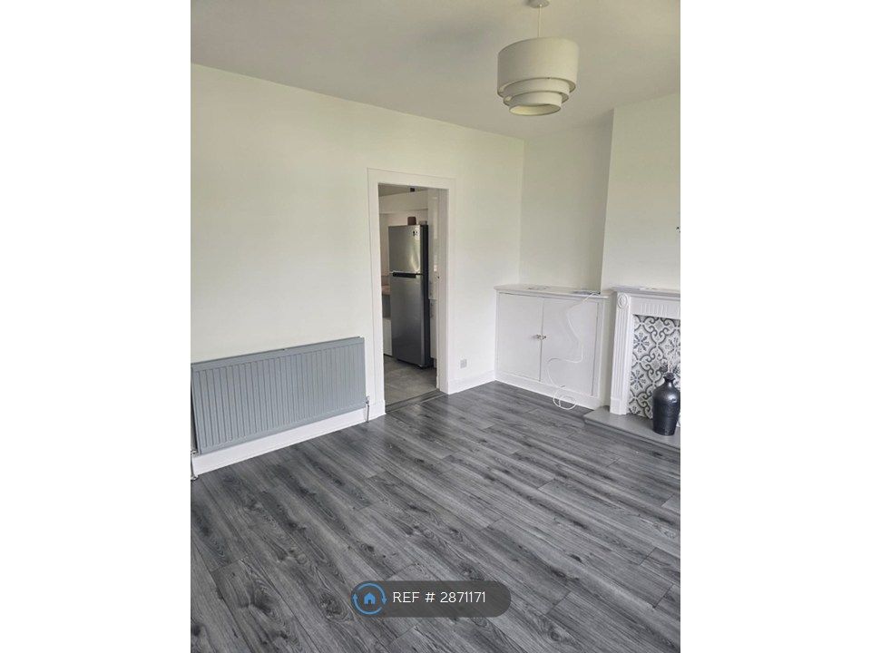 Additional image 3 of 2 bed flat to rentElm Road, Clydebank G81