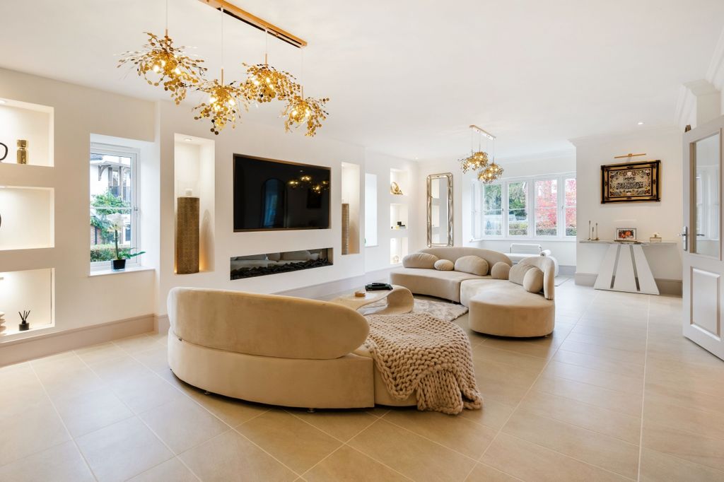 Additional image 4 of 5 bed detached house to rentCoppice Vale, Felbridge, East Grinstead RH19