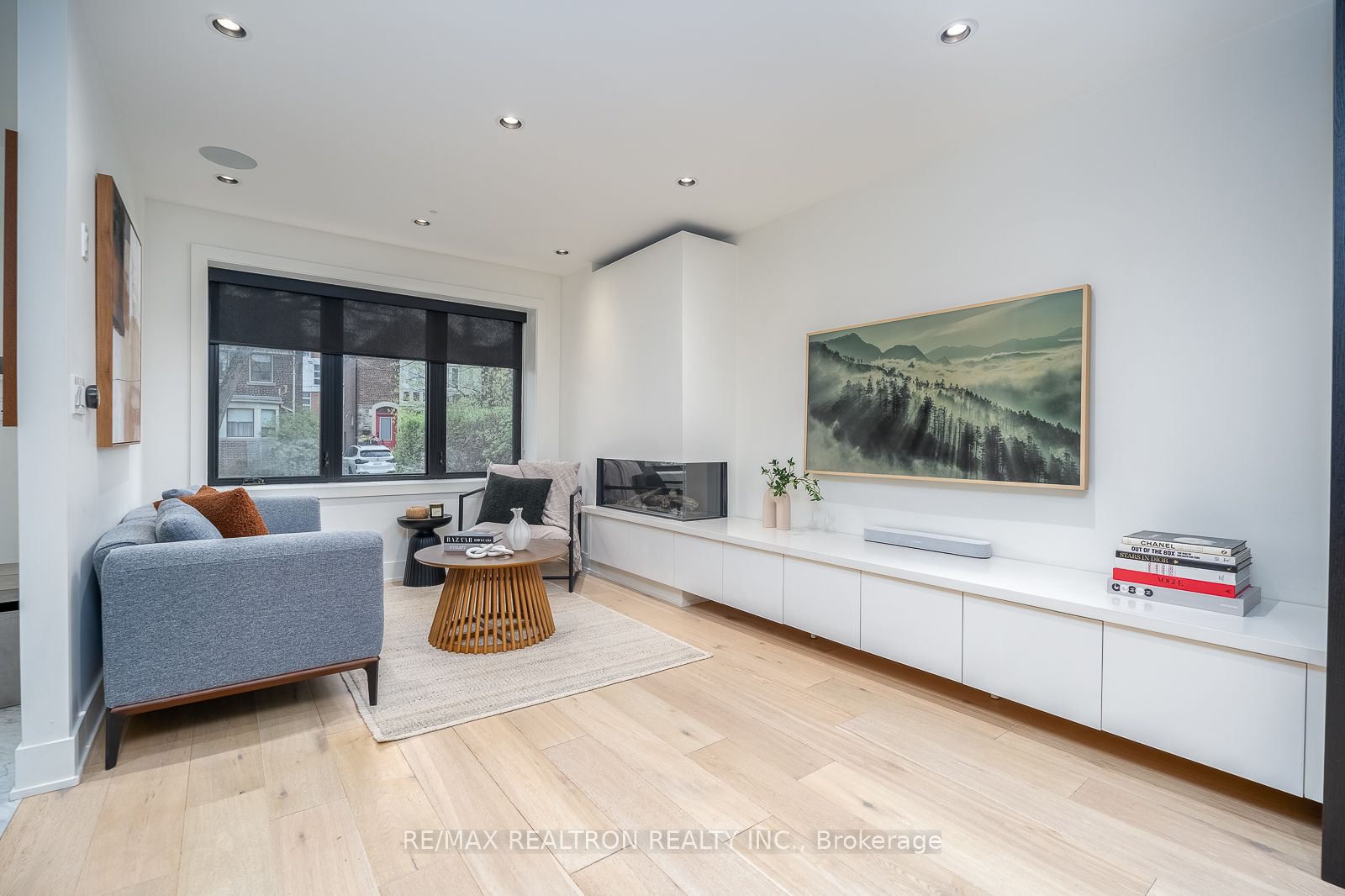 Additional image 5 of 16 Peveril Hill N, Toronto, ON, M6C 3B1