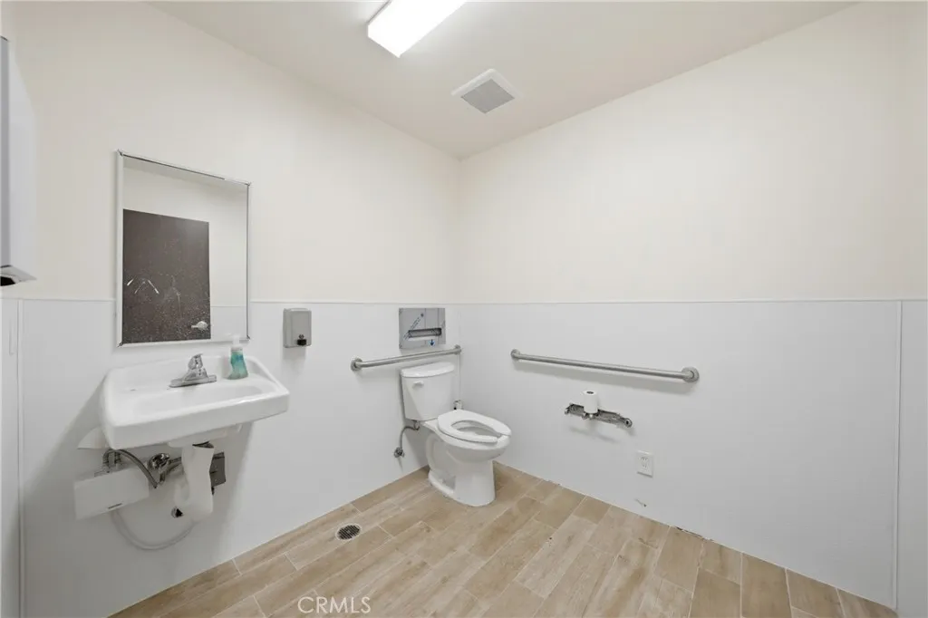 Additional image 14 of 340 E Foothill Blvd, Arcadia, CA 91006