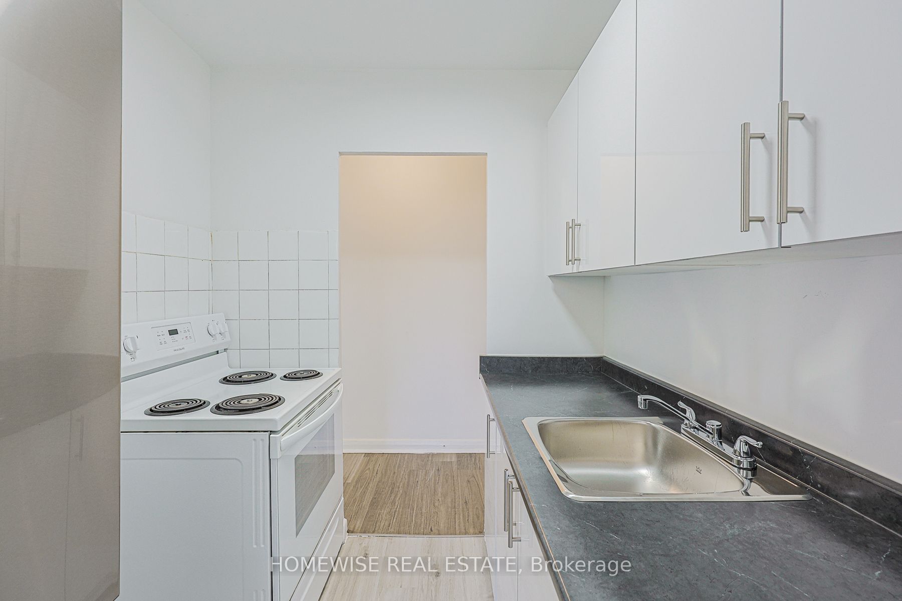 Additional image 5 of 302-2204 Dufferin Street, Toronto, ON, M6E 3R8