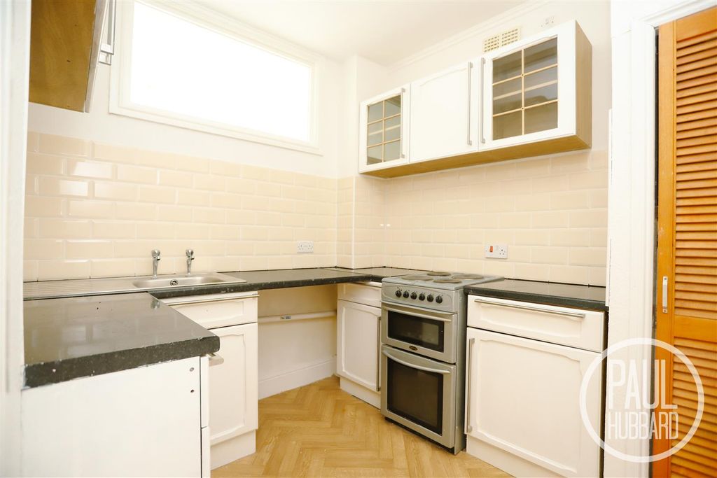 Additional image 7 of 1 bed flat to rentMarine Parade, Lowestoft NR33