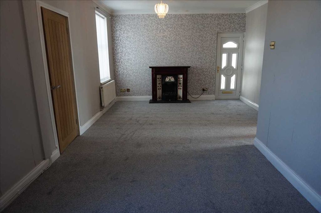 2 bed detached bungalow to rentHazelton, Porthyrhyd, Carmarthen SA32 photo 3