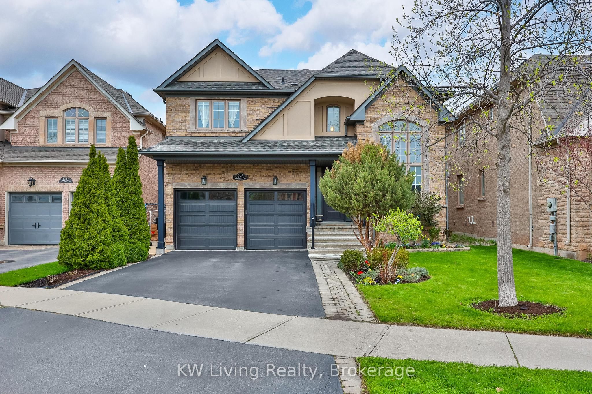 2327 Gladacres Lane E, Oakville, ON, L6M 0G4