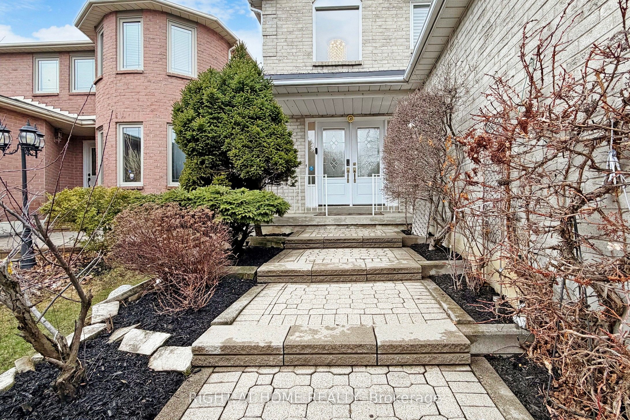 Additional image 3 of 5301 Heritage Hills Boulevard, Mississauga, ON, L5R 2J8