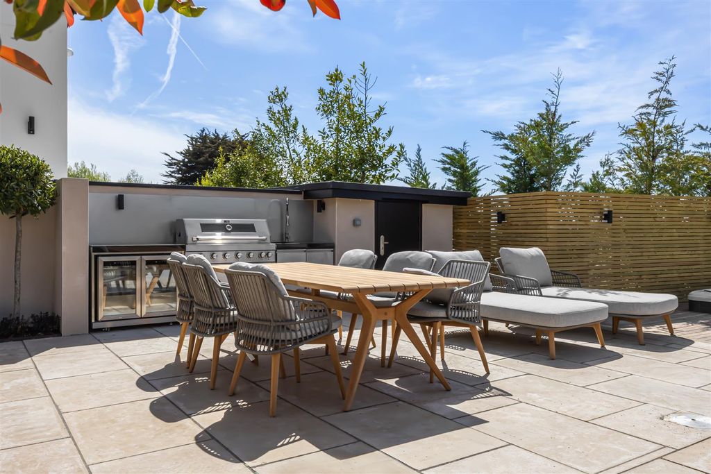 Additional image 39 of 4 bed property to rentDyke Road Avenue, Hove BN3