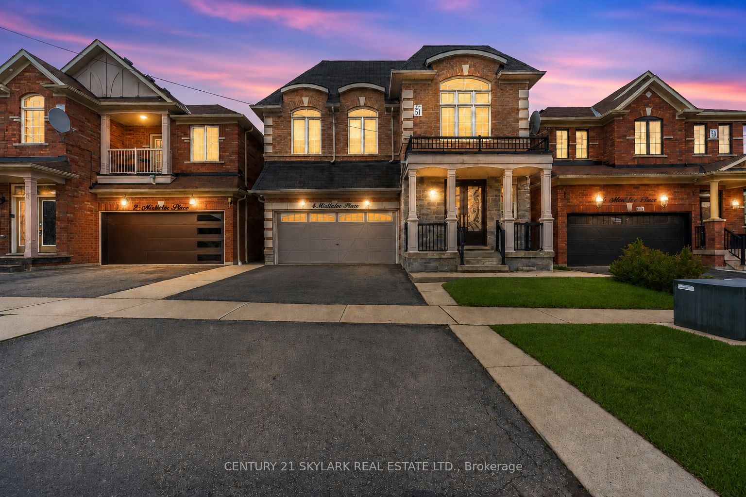 4 Mistletoe Place, Brampton, ON, L6Y 5V1 photo 2