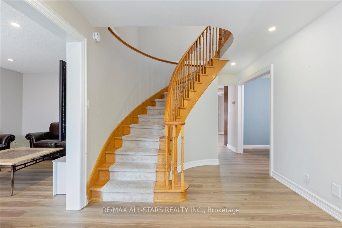 Additional image 3 of 40 Chartwell Crescent, Georgina, ON, L4P 3N8