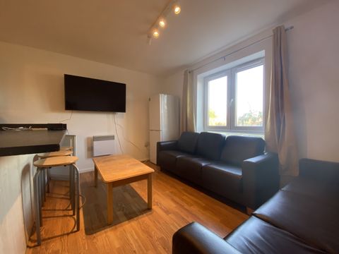 Gwennyth Street, Cathays CF24, Room to rent
