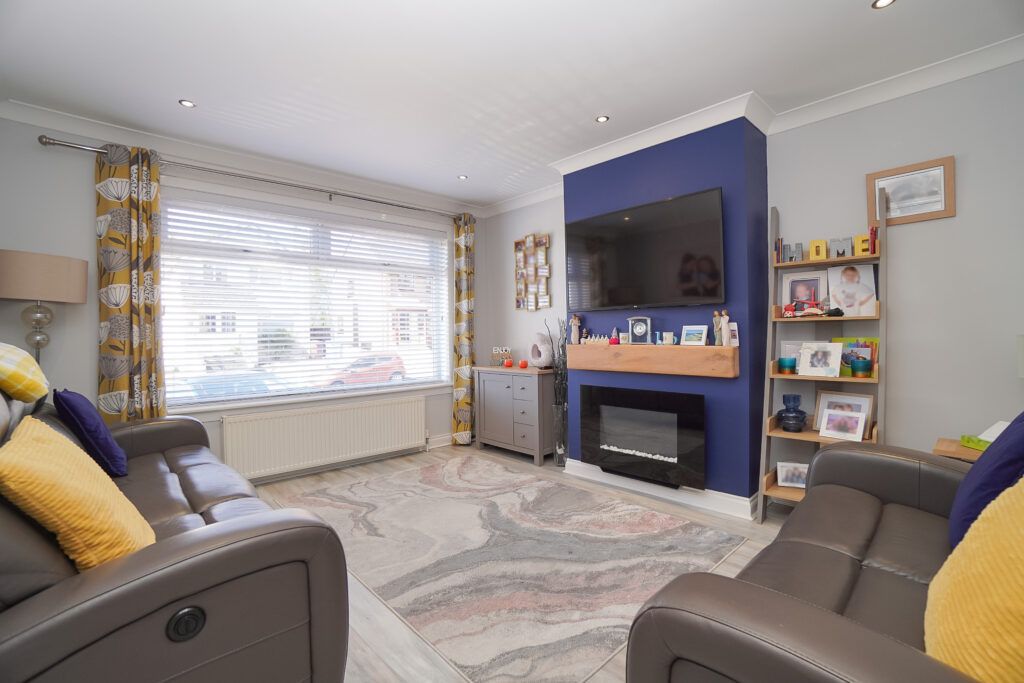 Additional image 4 of 3 bed detached house for sale8 Greenside Road, Hardgate G81