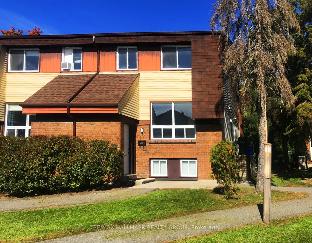 137 Renova Private, Ottawa, ON, K1G 4C7