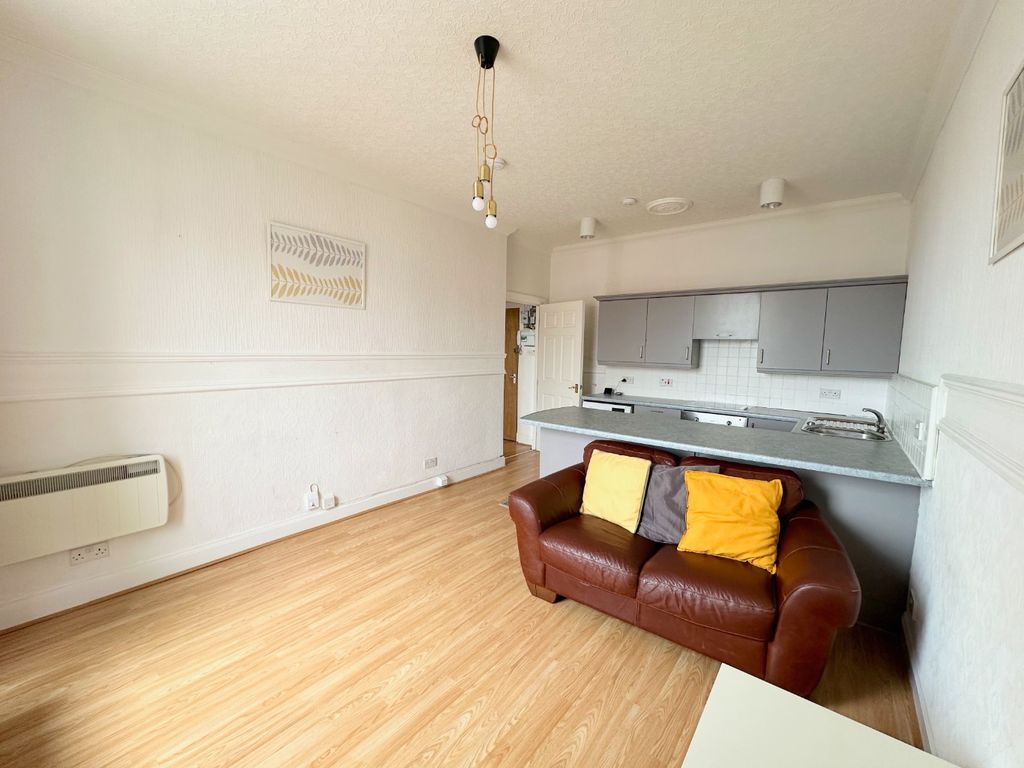 1 bed flat to rentRoxburgh St, Central, Greenock PA15