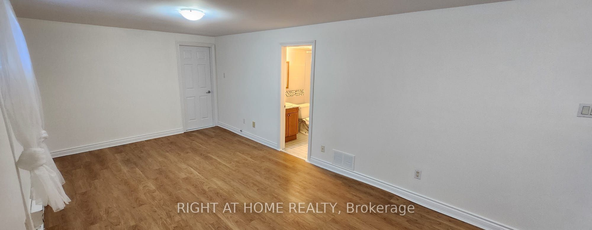 Additional image 3 of 1-990 Midland Avenue, Toronto, ON, M1K 4G6