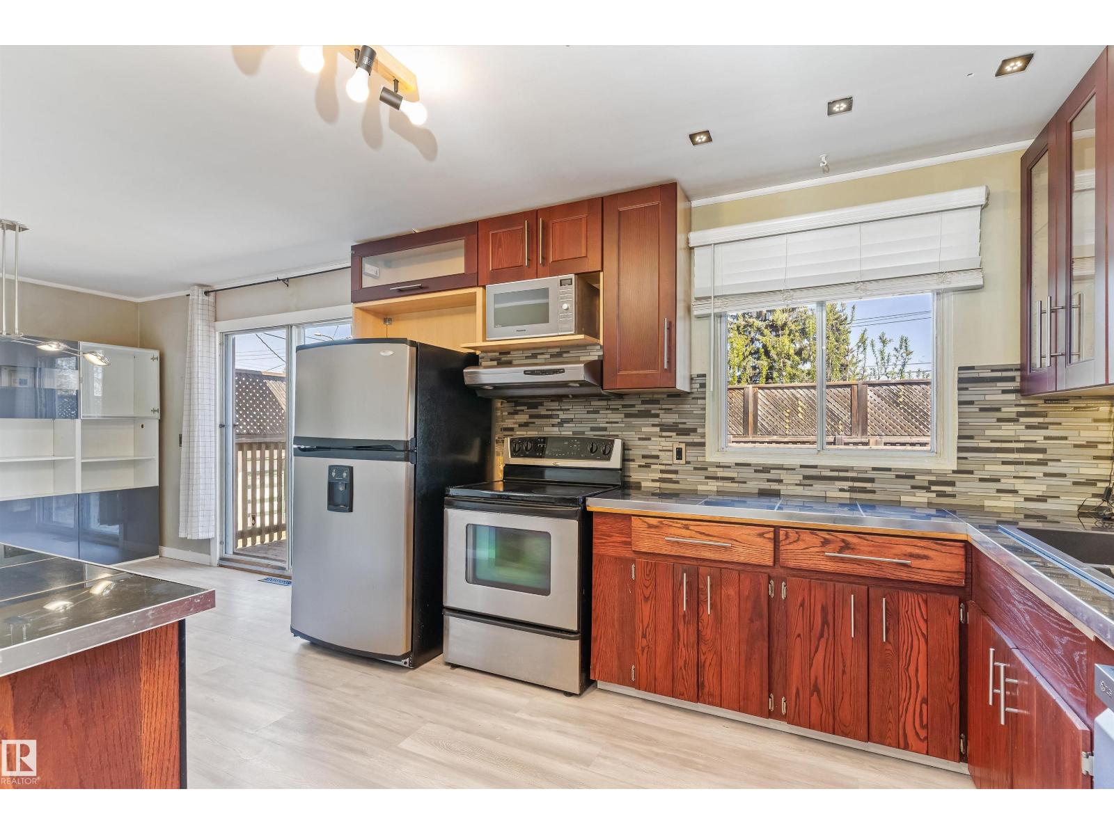 13208 128 Avenue NW, Edmonton, AB, T5L3H2
