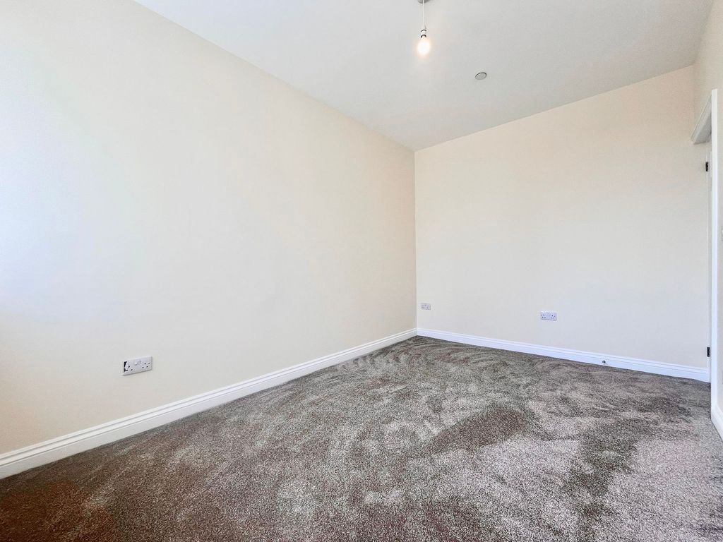 Additional image 13 of 1 bed flat to rentSouth Street, Sebastopol NP4