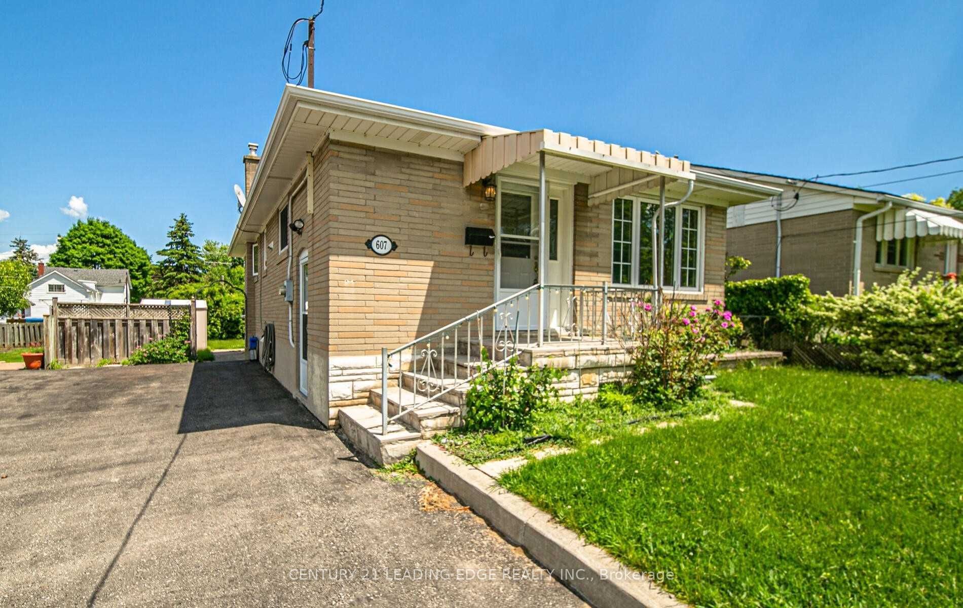 Main-607 Kent Street, Whitby, ON, L1N 4Y8