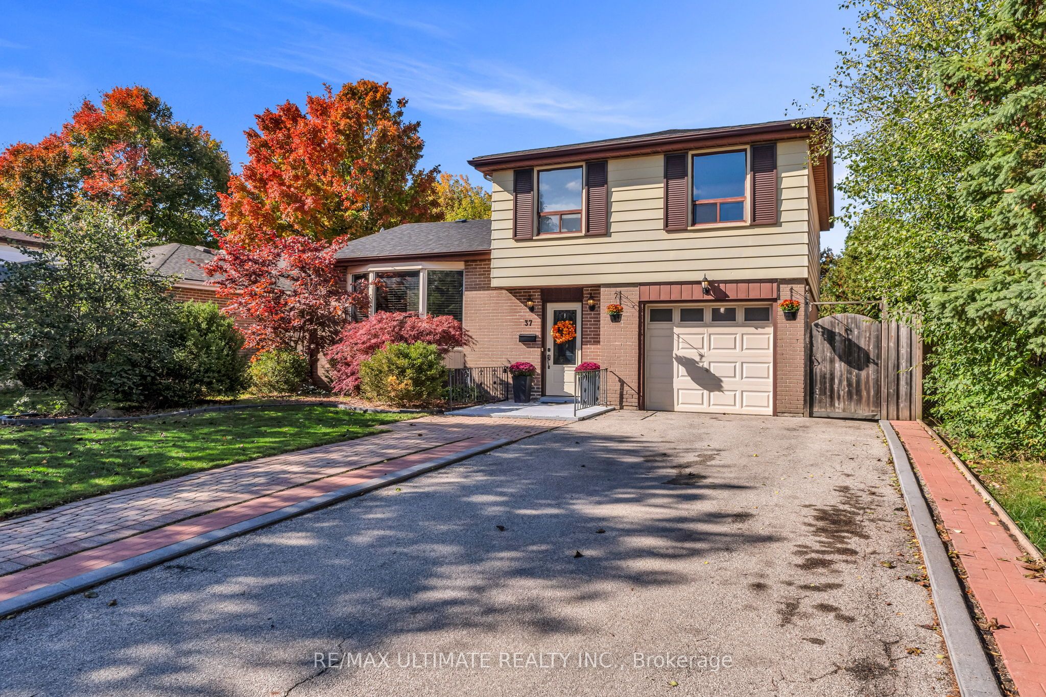 37 Banbury Court, Brampton, ON, L6T 1Y9