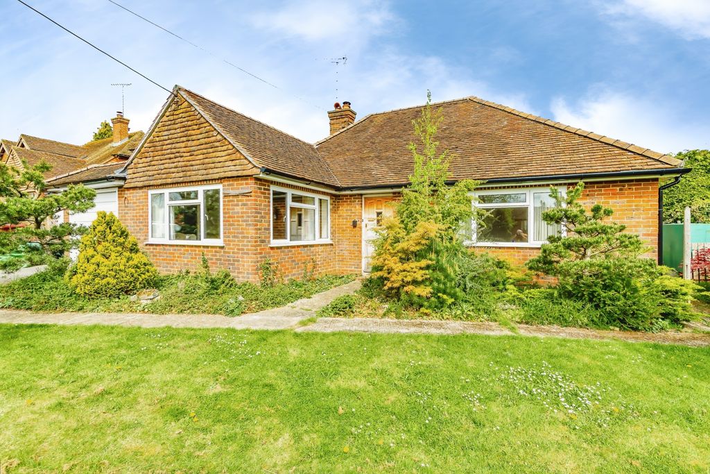 2 bed detached bungalow for saleRickmans Lane, Billingshurst RH14