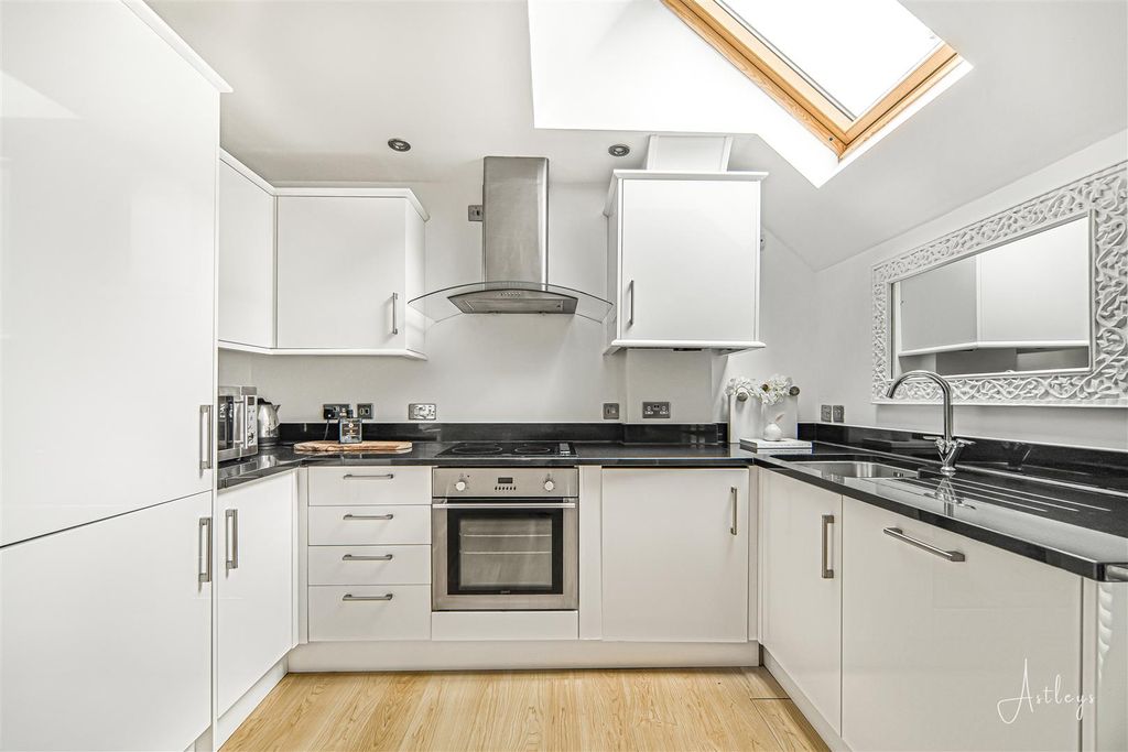 Additional image 10 of 1 bed flat for sale728 Mumbles Road, Mumbles, Swansea SA3