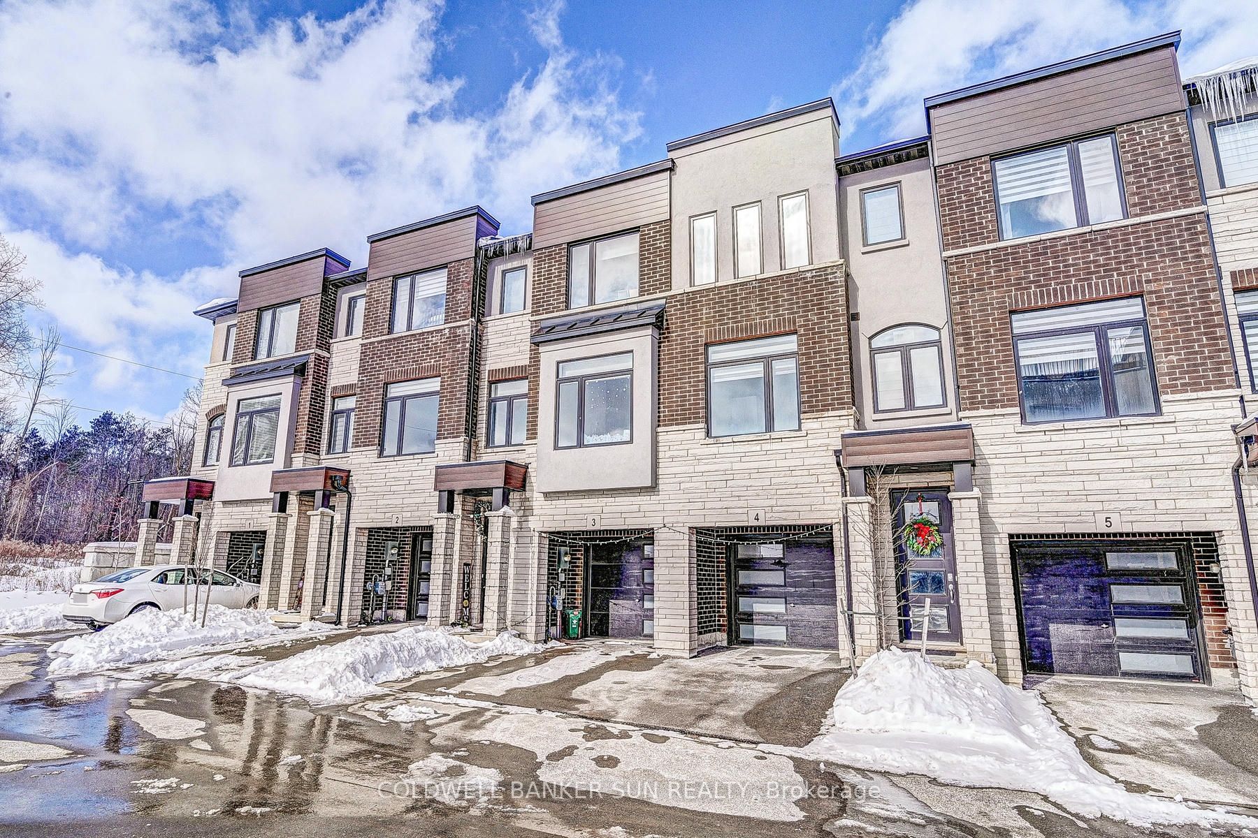 03-314 Equestrian Way, Cambridge, ON, N3E 0E4