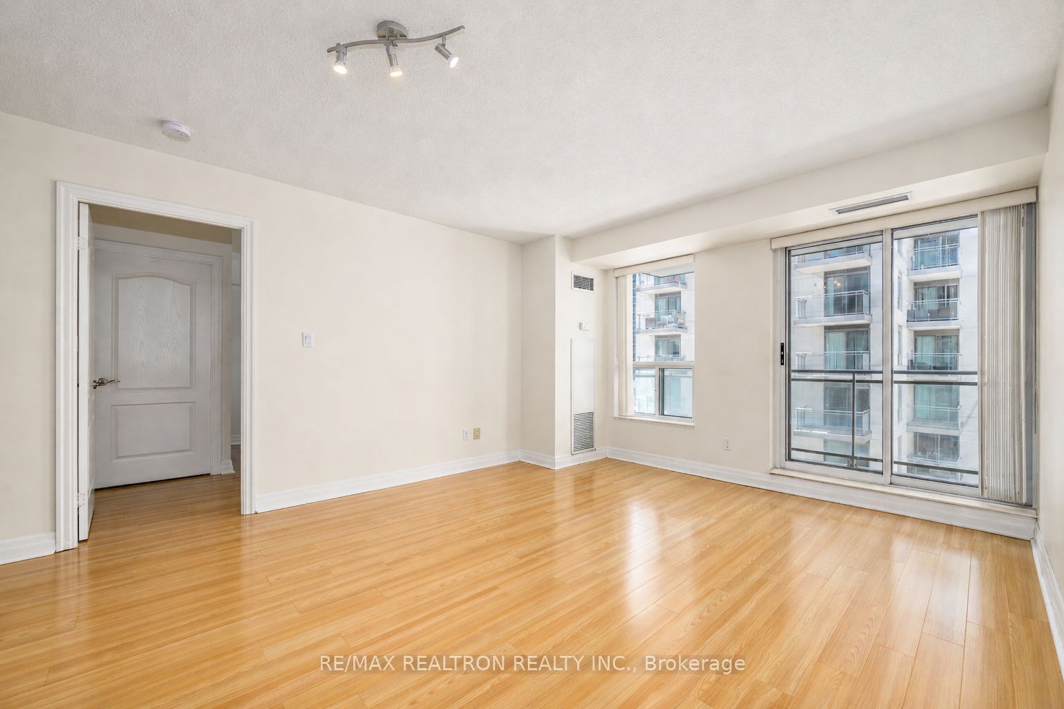 Additional image 2 of 803-188 Doris Avenue, Toronto, ON, M2N 6Z5