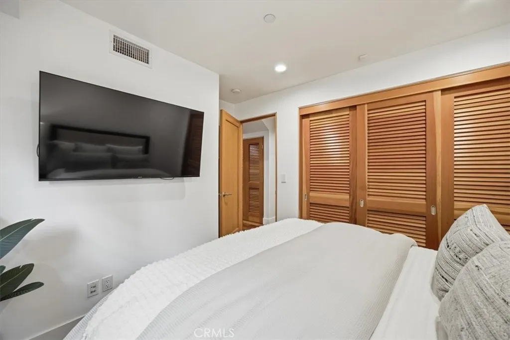 Additional image 28 of 1211 Bayview Dr, Manhattan Beach, CA 90266