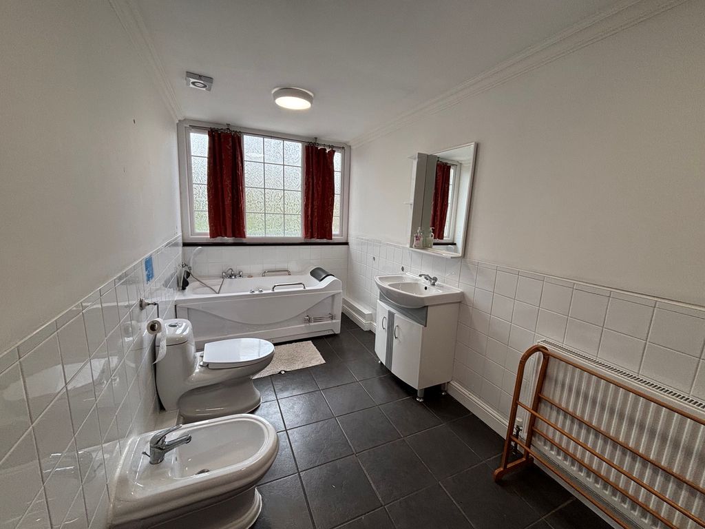 Additional image 19 of 6 bed detached house to rentTabernacle Road, Ammanford SA18