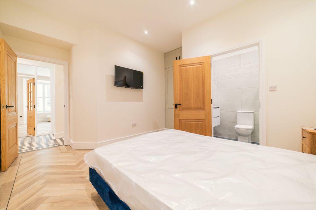 Additional image 25 of 3 bed flat to rentPark Place, City Centre CF10