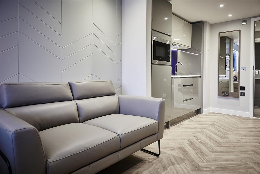 Additional image 2 of 1 bed flat to rentRoomzzz City - Smart Yorkshire York, York YO23