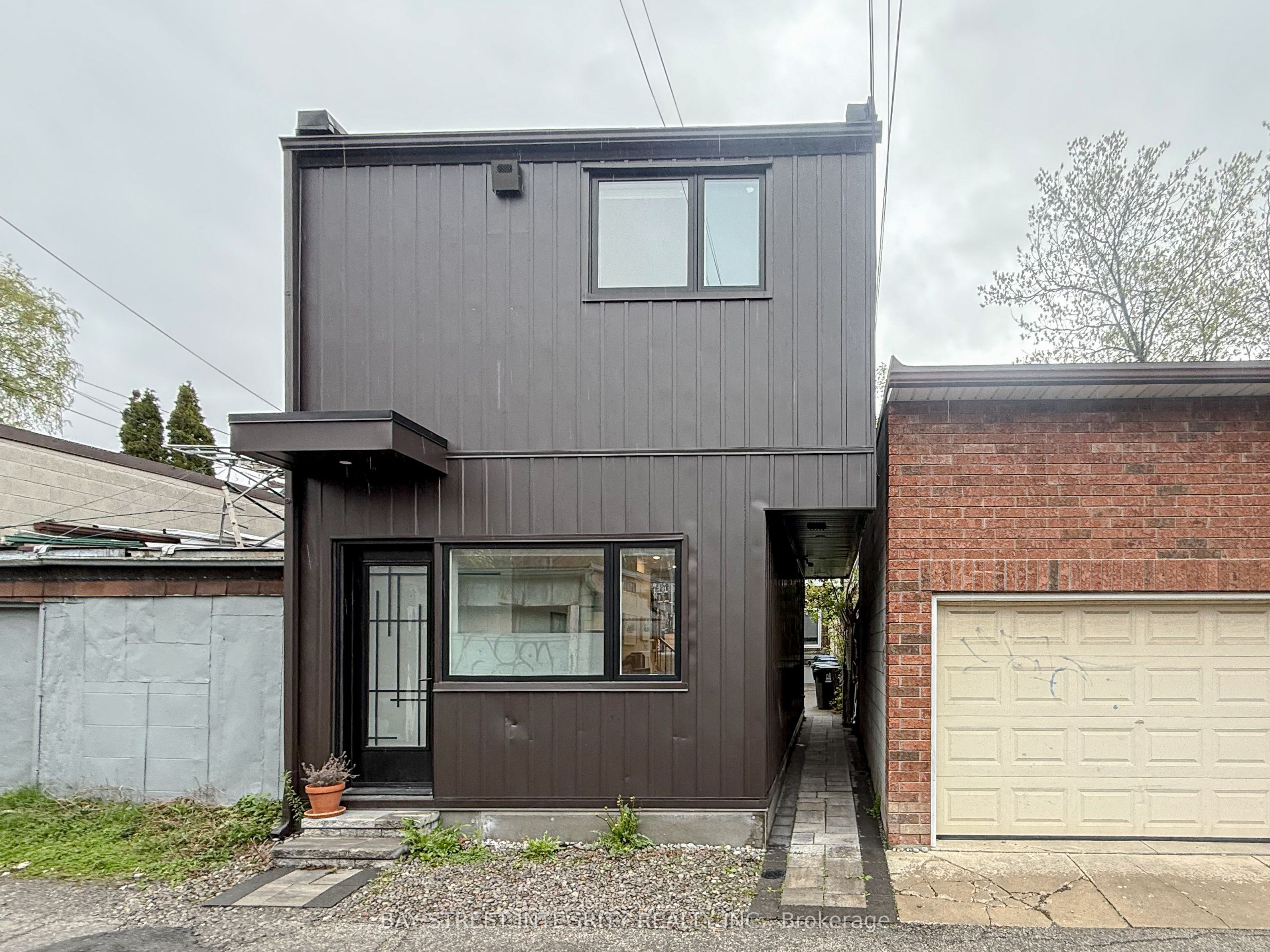 Laneway-598 Crawford Street, Toronto, ON, M6G 3K2