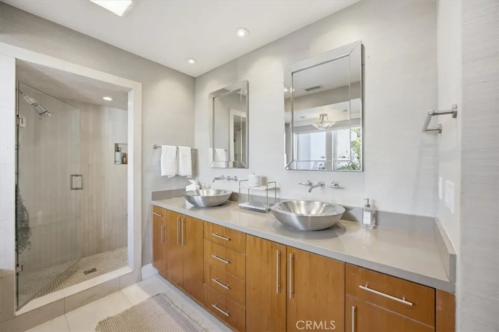 Additional image 56 of 1211 Bayview Dr, Manhattan Beach, CA 90266