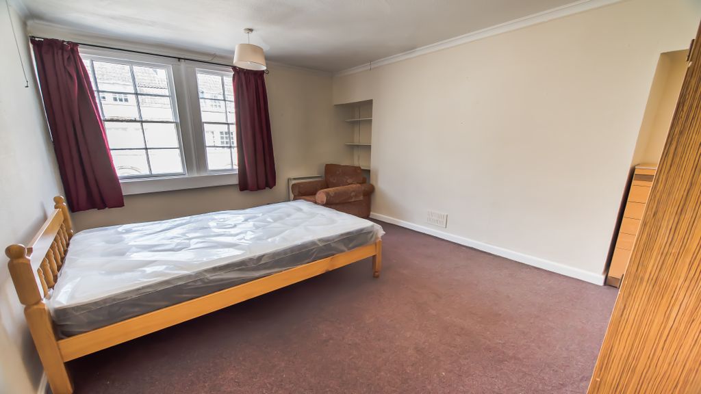 Additional image 5 of 3 bed maisonette to rentSt James's Parade, Bath BA1