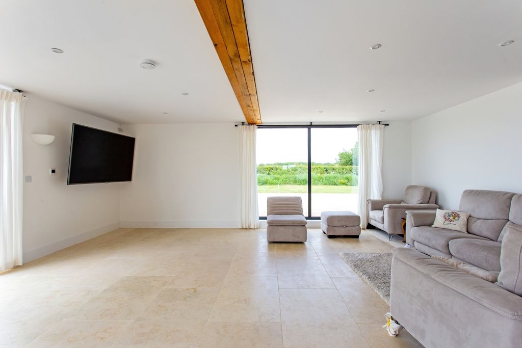 Additional image 7 of 5 bed barn conversion to rentEast Challow, Wantage OX12