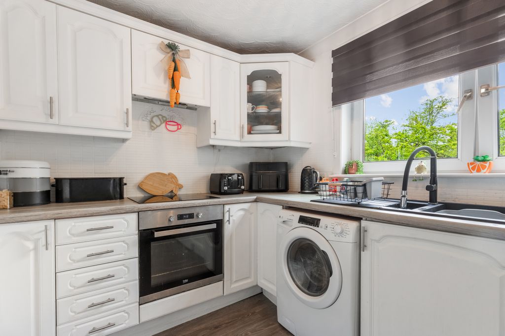 Additional image 16 of 2 bed flat for saleNairn Place, Clydebank G81