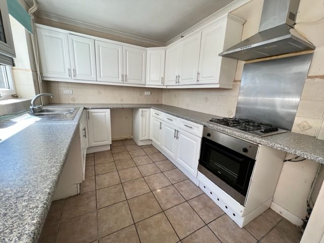 Additional image 3 of 4 bed chalet to rentBickleigh Walk, Peterborough PE3