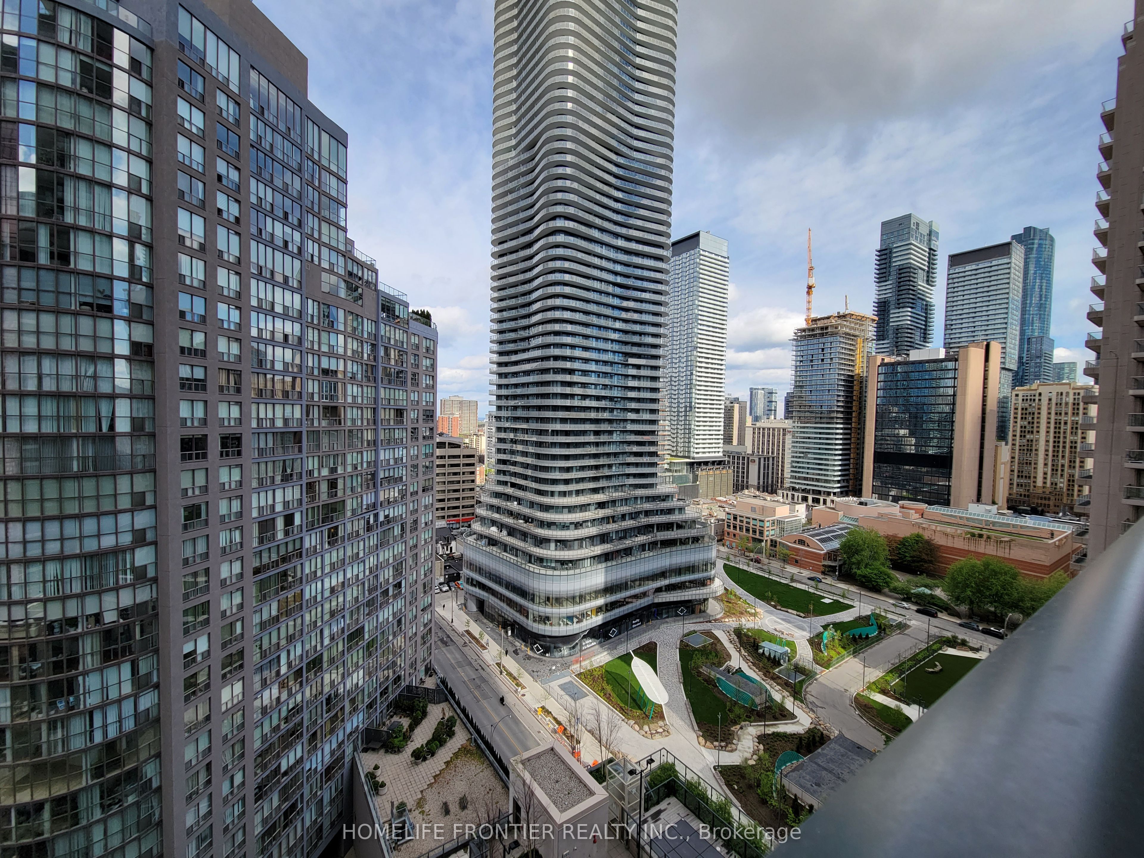 1701-955 Bay Street, Toronto, ON, M5S 2A2