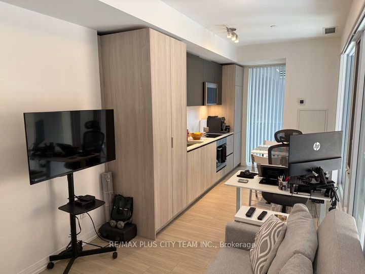 Additional image 5 of 503-8 Widmer Street, Toronto, ON, M5V 0W6