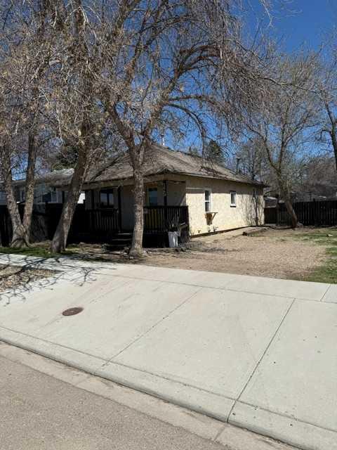 Additional image 4 of 325 4 Street SE, Redcliff, AB, T0J 2P0