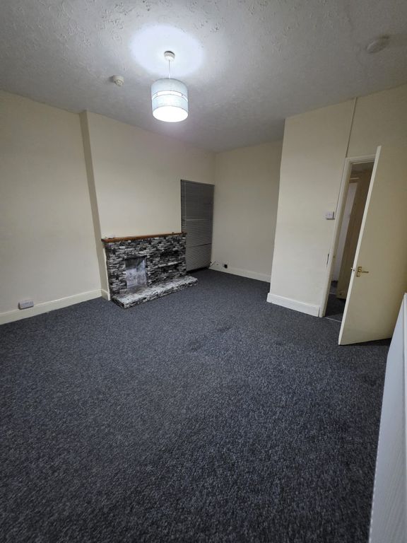 Additional image 3 of 2 bed flat to rentKinmel Street, Rhyl LL18
