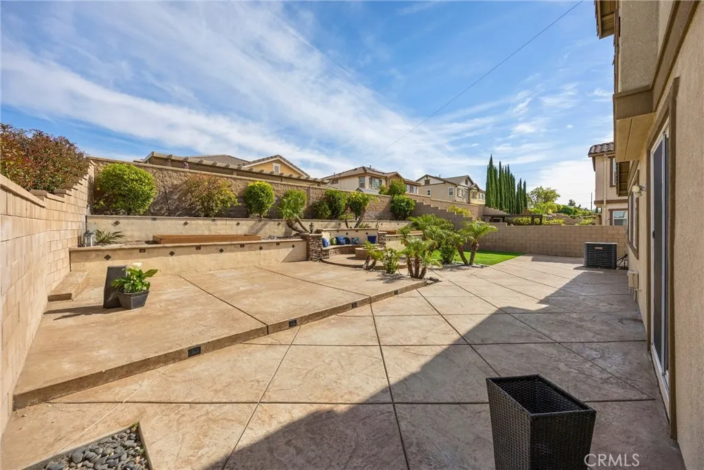 15996 Cascade Dr, Fontana, CA 92336 photo 5