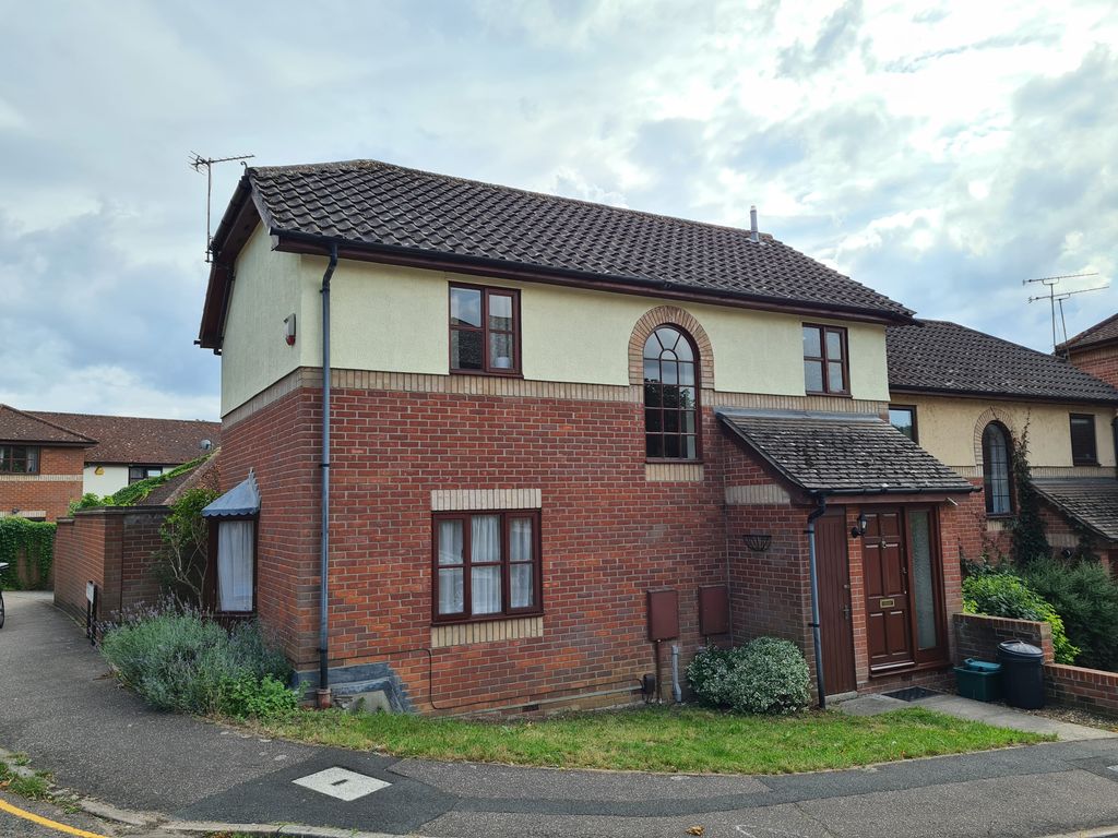 3 bed semi-detached house to rentEssex Hall Road, Colchester CO1