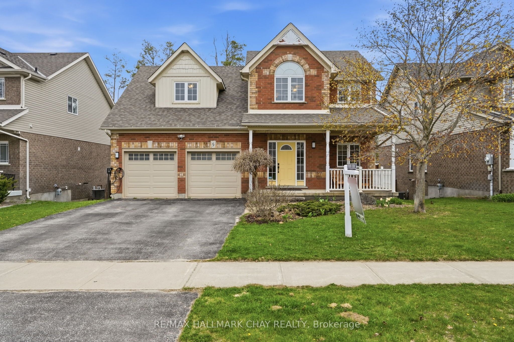 17 Armeda Clow Crescent, Essa, ON, L3W 0H7