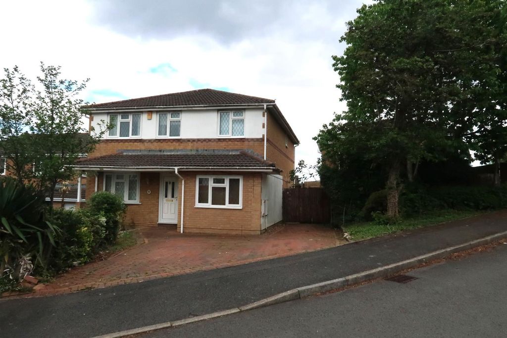 4 bed property to rentSpencer Drive, Llandough, Penarth CF64