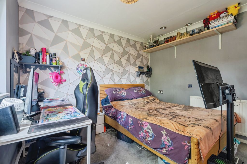 Additional image 14 of 3 bed terraced house for saleYork Close, Bury St. Edmunds IP33